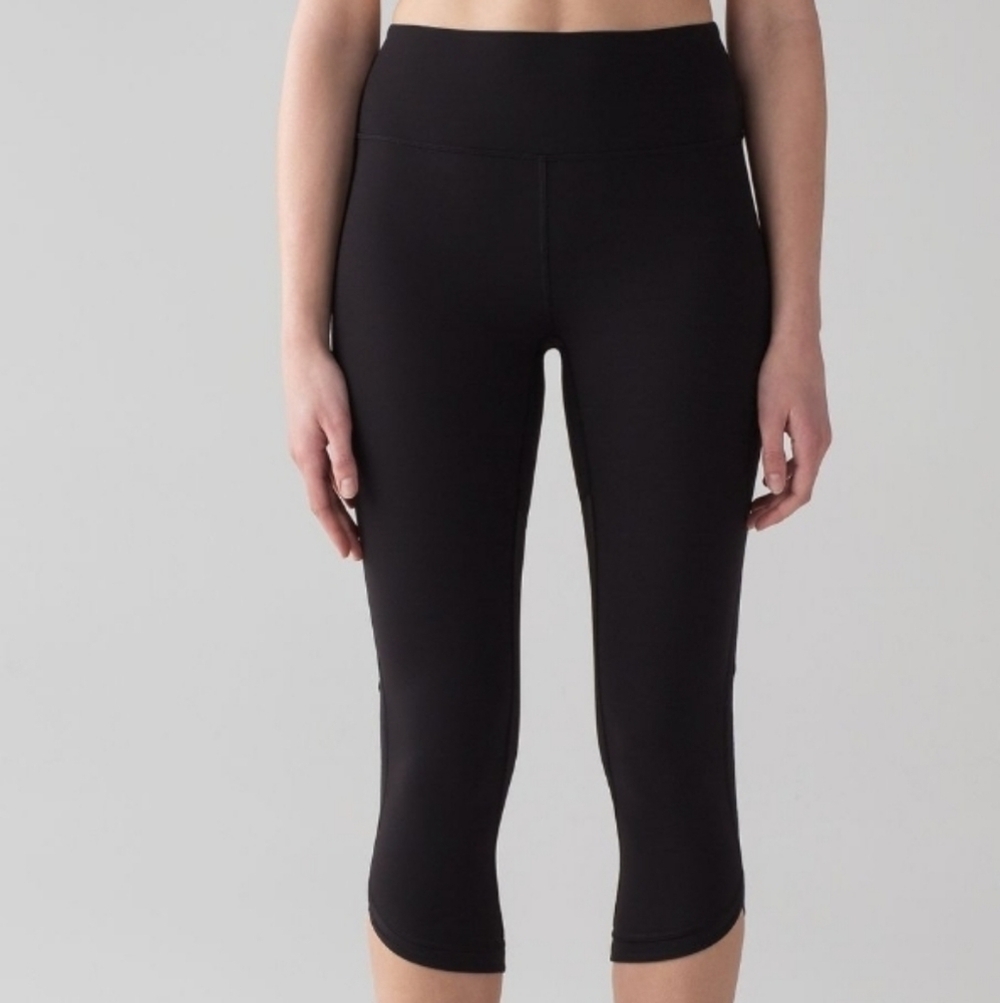 Lululemon Revitalize Crop